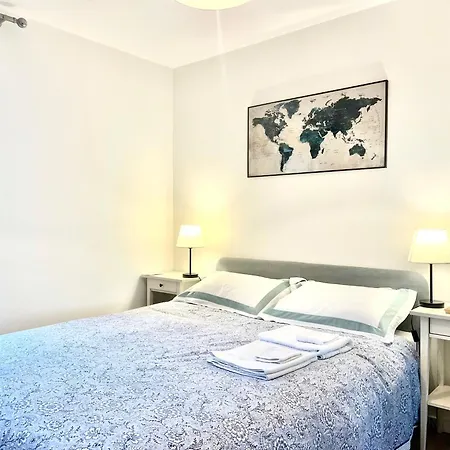 Exclusive King-size Bed Comfort With Serene Garden View Dublin