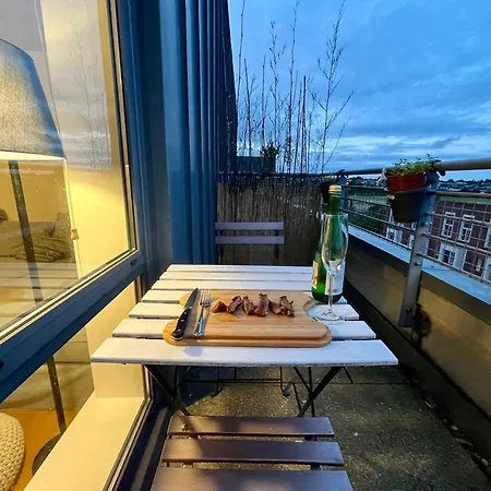 Exclusive King-size Bed Comfort With Serene Garden View Dublin