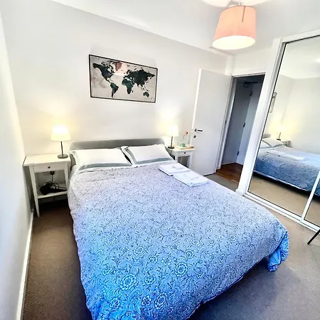 Ubytování v soukromí Exclusive King-size Bed Comfort With Serene Garden View *