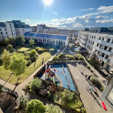 Ubytování v soukromí Exclusive King-size Bed Comfort With Serene Garden View *